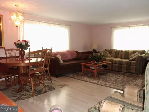 40 2nd St, Windsor, PA 17366 photo 8