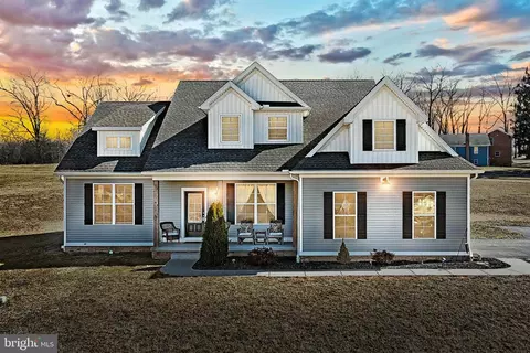2144 Black Rock Rd, Hanover, PA 17331