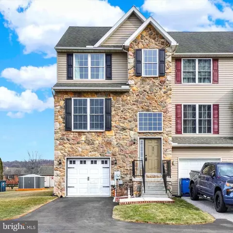 4271 Board Rd, Manchester, PA 17345