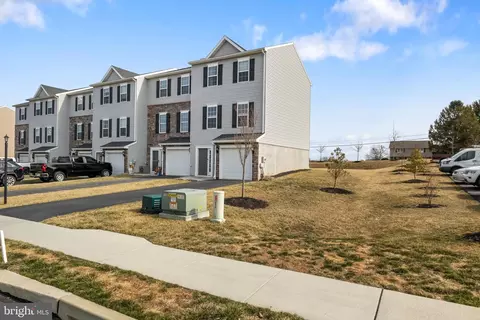 32 Holstein Dr, Hanover, PA 17331 photo 4