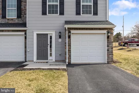 32 Holstein Dr, Hanover, PA 17331 photo 3