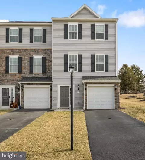 32 Holstein Dr, Hanover, PA 17331