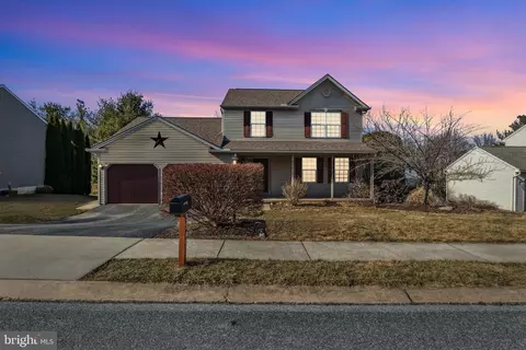 2549 Westminster Dr, York, PA 17408