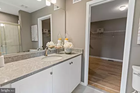 Entry Way - 541 Benjamin Rd, Hanover, PA 17331 photo 8 of 18
