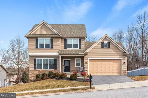 105 Scarlet Oak Dr, Etters, PA 17319