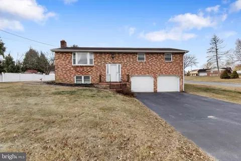 2266 Sycamore Rd, York, PA 17408