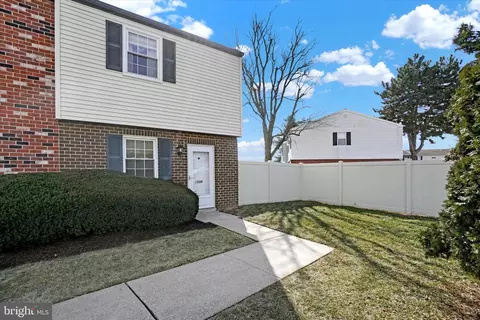 1739 Baron Dr #1715H, York, PA 17408