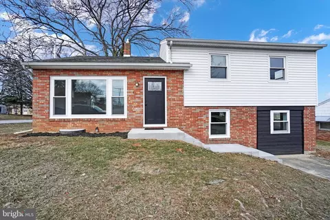 51 E Crestlyn Dr, York, PA 17402