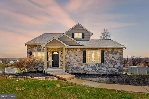 5086 Waltersdorff Rd, Spring Grove, PA 17362