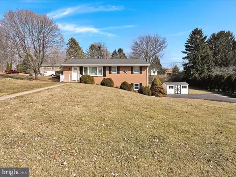 126 Thomas Ave, Dallastown, PA 17313