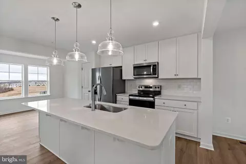 Kitchen - 19 Angus Dr, Hanover, PA 17331 photo 1 of 3