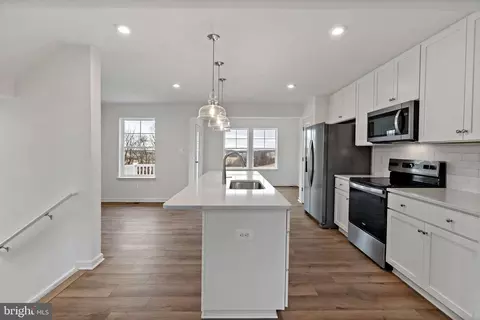 Entry Way - 19 Angus Dr, Hanover, PA 17331 photo 2 of 12