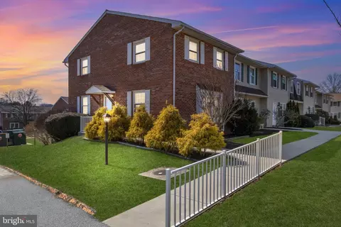 120 Dew Drop Ct #120, York, PA 17403