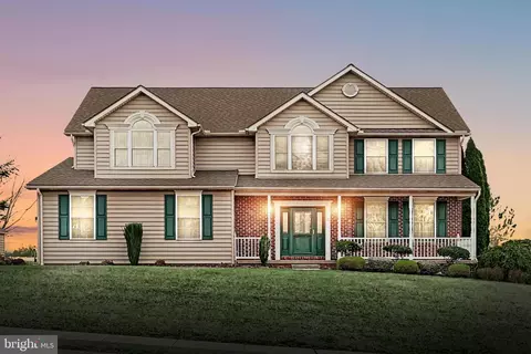 22 Eastwood Dr, Hanover, PA 17331