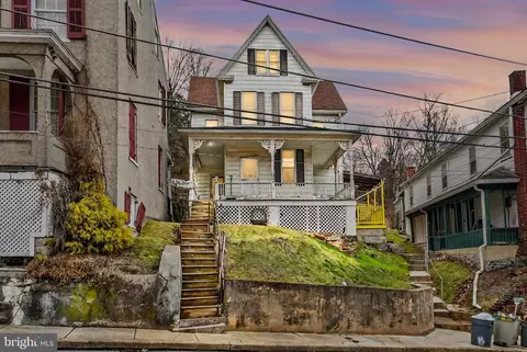 9 Church St, Glen Rock, PA 17327