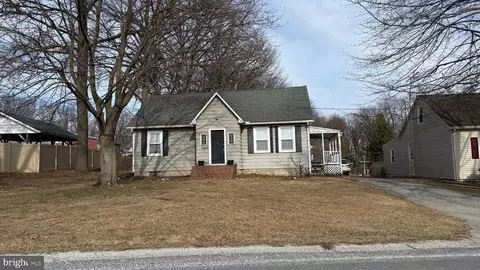6983 Lake Rd, York, PA 17403
