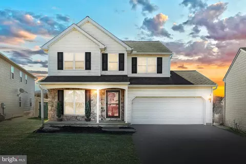 625 Strayer Dr, Windsor, PA 17366