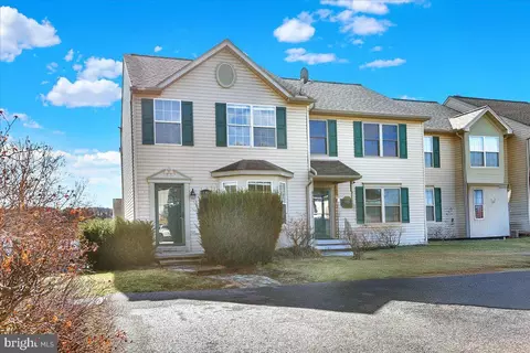 1180 Wanda Dr, Hanover, PA 17331