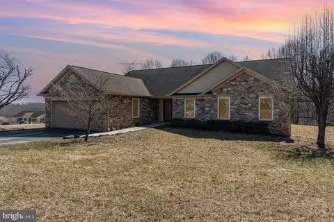 492 Deer Rd, Fawn Grove, PA 17321