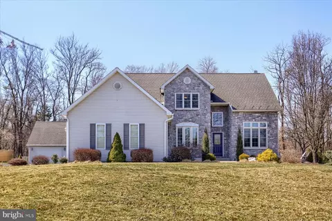 815 Stonybrook Ln, Lewisberry, PA 17339