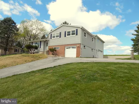 865 Bairs Rd, York, PA 17408