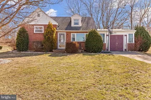147 S 7th St, Mount Wolf, PA 17347