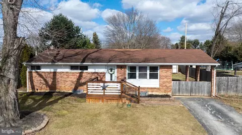2421 Bradford Dr, York, PA 17402