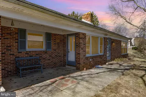 1600 Hollywood Pkwy, York, PA 17403