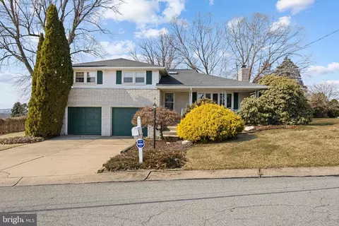 3180 Starlight, York, PA 17402