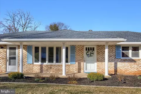 2012 Thelon Dr, York, PA 17408