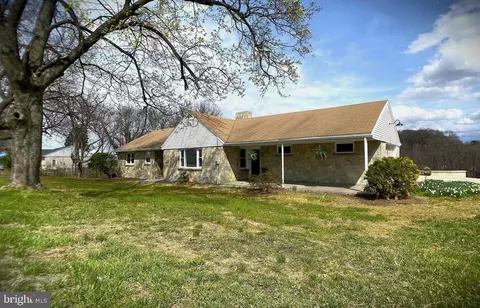 1935 Freysville Rd, York, PA 17406
