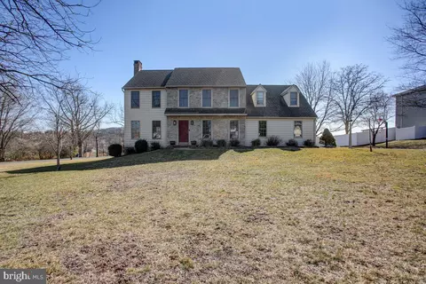 635 S Pleasant Ave, Dallastown, PA 17313