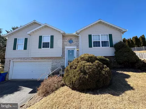 77 Piston Ct, Stewartstown, PA 17363