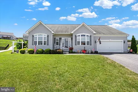 2351 S Swiftwater Dr, Hanover, PA 17331