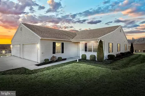 1358 Chami Dr #190, Spring Grove, PA 17362