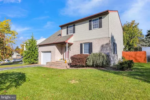 6 Pinewood Cir, Hanover, PA 17331