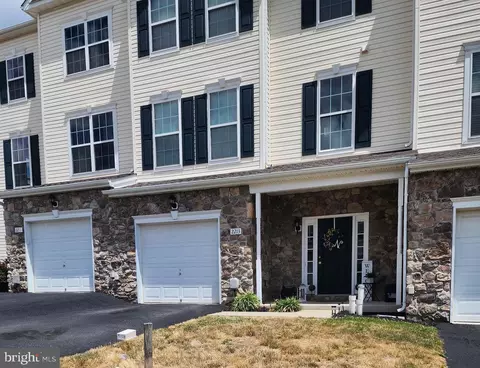2213 Live Oak Ln #2213, York, PA 17406