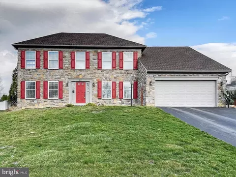 417 Grant Dr, York, PA 17406