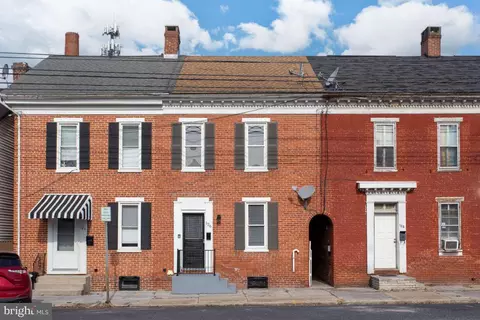 126 E Chestnut St, Hanover, PA 17331