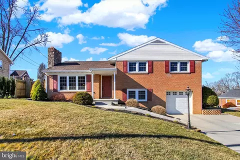 106 Hirtland Ave, Hanover, PA 17331
