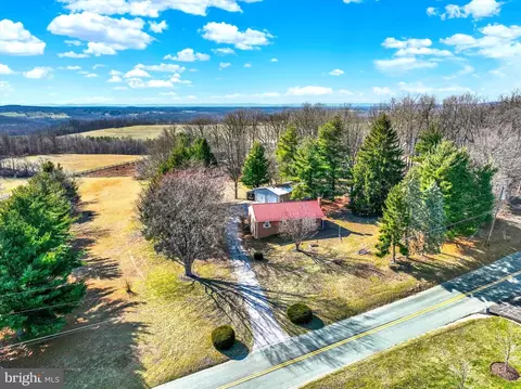 4487 Skyview Dr, Glenville, PA 17329