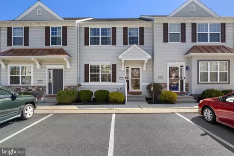 2464 Schultz, York, PA 17402