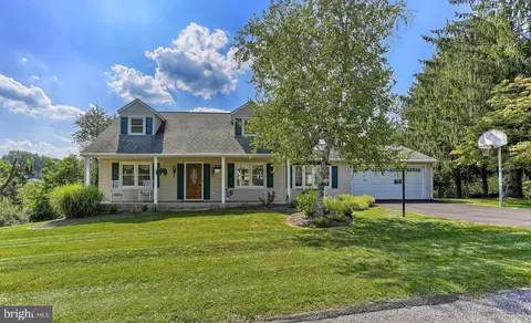 13 Washington Rd, New Freedom, PA 17349