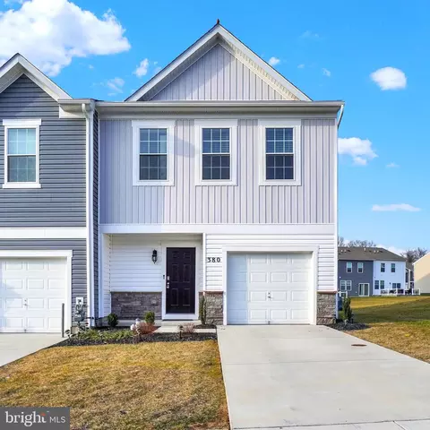 380 Locust Run Dr, York, PA 17404