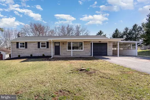 765 Finks Dr, York, PA 17404