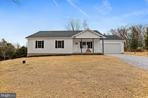 23 Juniper Rd, Delta, PA 17314