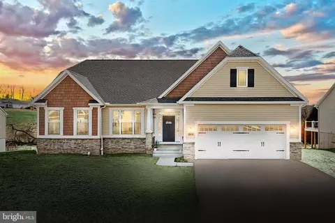 138 Edie Cir, Stewartstown, PA 17363