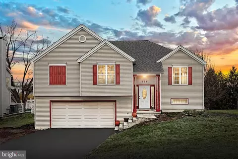 526 Big Sky Dr, Etters, PA 17319