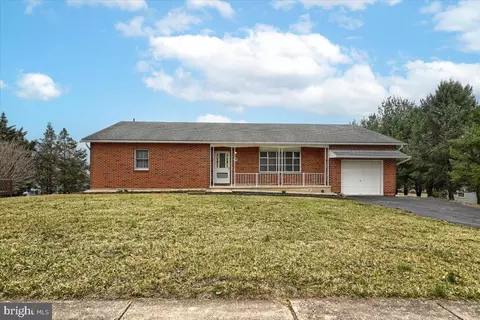 1637 Yorktowne Dr, York, PA 17408