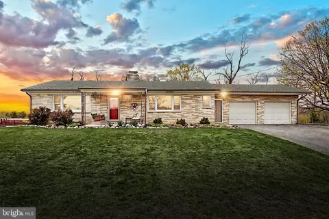 6 Monticello Ave, Spring Grove, PA 17362